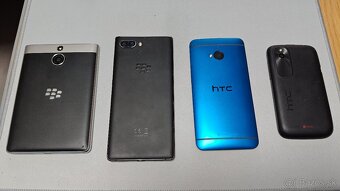 BB Passport silver edition, HTC One M7 blue - 2