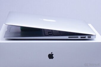 ZÁRUKA/Macbook Air 13.3"/I5 1.8HZ/8GB RAM/256GB SSD - 2