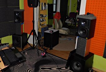 študiove monitory 2031A Behringer - 2