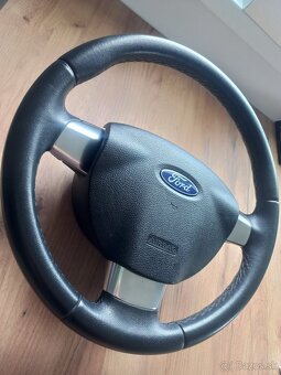 Ford Focus volant - 2