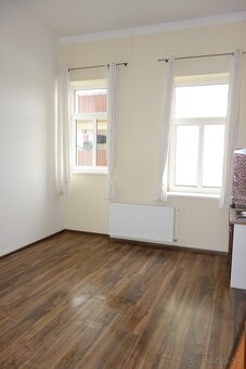 Na predaj atypický 1 izbový byt v centre mesta - 2