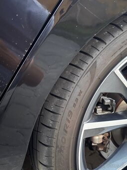 Pirelli P Zero 225/40 R19 93W - 2