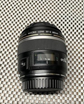 Canon EF 60mm 2.8 Macro USM - 2