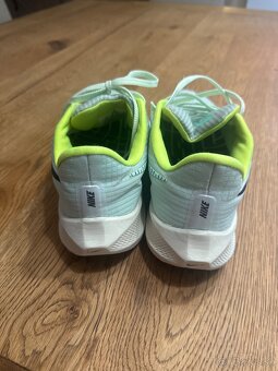 Tenisky NIKE veľkosť 42 - 2
