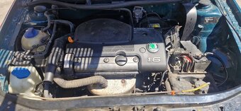 Škoda Octavia 1,6i 55kw kód motora AEE - 2