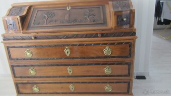 Zreštaurovaná starožitný provinčný sekretár - 2