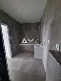 Skolaudované 3i byty v tehlovej novostavbe. - 2