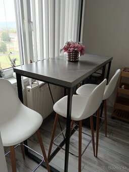 Barovy pult plus stoličky - 2