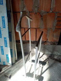 Vešiak - " sluha" - 2