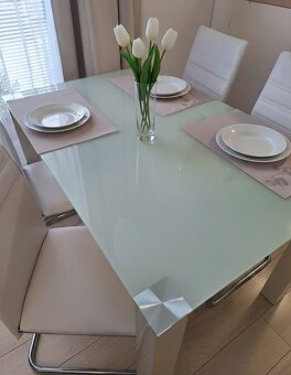 Moderný jedálenský set - 2