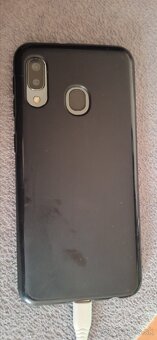 Samsung a20e - 2