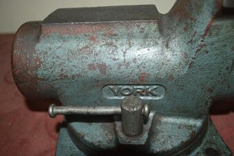 predam kvalitny socialisticky zverak YORK - 2