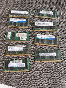Pamäte RAM DDR3 DDR2  21kusov - 2