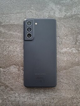 Samsung Galaxy S21 FE - 2