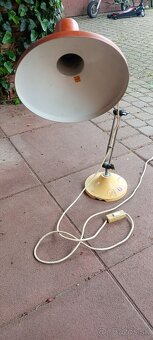 Ponúkam starú lampu oranžovej farby - 2