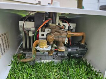 Predám plynový prietokový ohrievač Protherm Pog 24 - 2