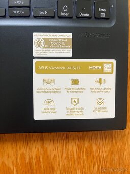Predam Asus Vivobook 15 x1504BQ575W Cool Silver - 2