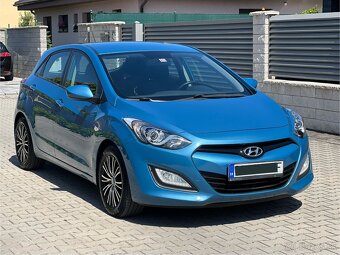 Hyundai i30 1.6i - 2