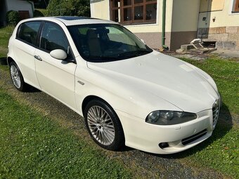 alfa romeo 147 1.6 benzin 77kw r.8/2008 klima alu kola 17" - 2