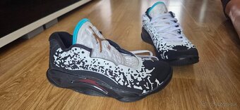 Air Jordan Zion 3 "Black & White" vel. 37,5 - 2