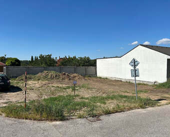 Stavebný pozemok v Skalici pod Rotundou - 2