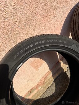 Predám jazdené zimné pneumatiky PIRELLI SOTTOZERO 225/45/18 - 2