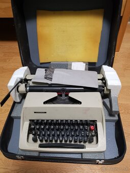 Predám písací stroj. - 2