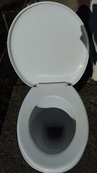 Predám zachovalé WC + WC dosku - 2