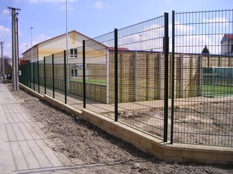 ponúkam betónové a pletivové ploty - 2