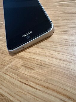 iPhone SE (1.gen) v top stave, nova baterka - 2