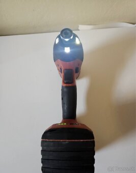AKU razovy uťahovák HILTI - 2