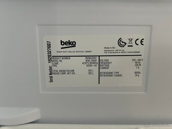 Vitrínová chladnička BEKO so sklenenými dverami - 2