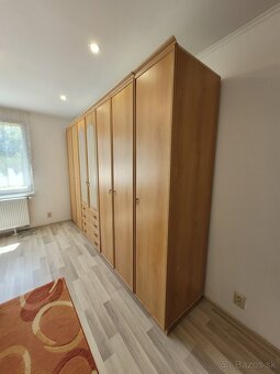 Priestranná skriňa s komodou - 2