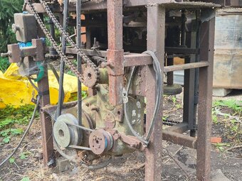 Hobľovačka (využívaná na stavbu chaty) - 2