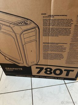 Corsair 780T Graphite Series čierna - 2