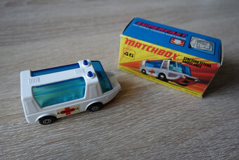 Matchbox Superfast No. 46 Stretcha Fetcha Ambulance - 2