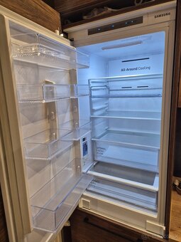 Vstavaná chladnička s mrazničkou Samsung - 2