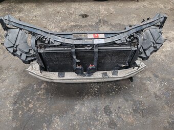Audi A8 D3 4E 4.2 TDI chladičova stena - 2
