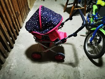 Detský skladací kočík. - 2