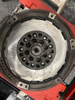 Predam zotrvacnik a spojkovu sadu - 2