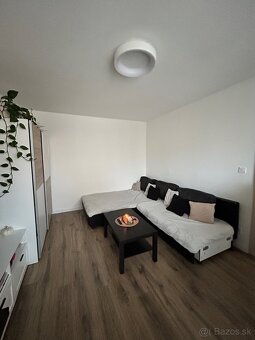 Predám rohový gauč – 100 € - 2