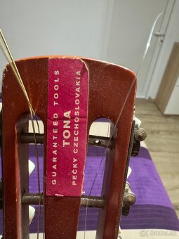 Strunová gitara - 2