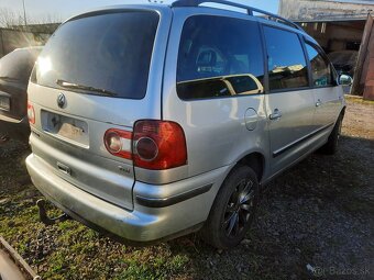 Rozpredam Volkswagen Sharan 1,9 tdi 85kw AUY,strieborna - 2