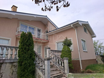 Exkluzívne - rodinná vila s krásnou záhradou a priestorom - 2