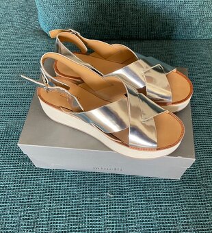 Krásne nové sandále Minelli,39,celokožené,22€ - 2
