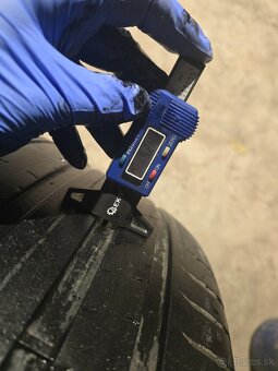 Letné Pneu Pirelli Pzero 285/45 R20 - 2