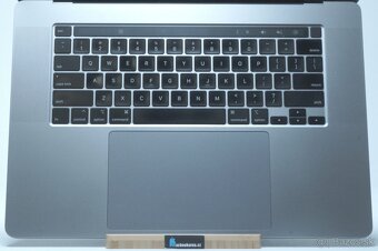 ZÁRUKA/Macbook Pro 16" TB CTO/I9 2.4GHZ32GB RAM/512GB SSD - 2