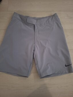 Šedé kraťasy Nike - 2