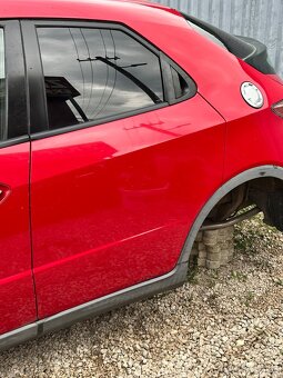 Predám dvere sklo kufor Volant Zámok Svetlo CIVIC UFO 06- - 2
