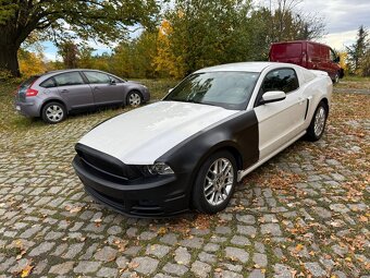 Ford Mustang 2014 V6 premium top výbava - 2